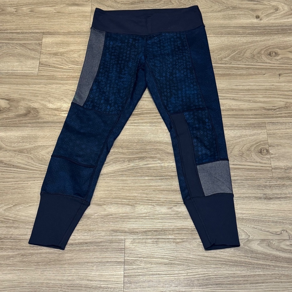 Lululemon Size 8 Blue Wunder Under Sashiko Japanese Print Edition